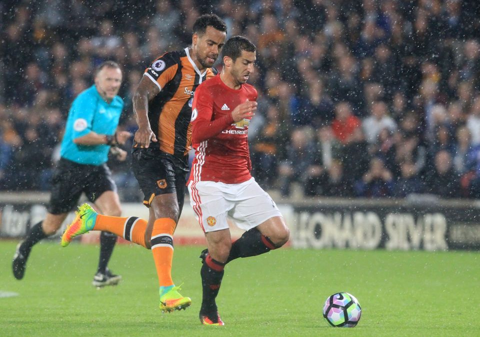 Cedera, Henrikh Mkhitaryan Diragukan di Derby Manchester